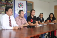 Representantes del &ldquo;Club Deportivo Especializado Formativo Ibarra 4x4 Extremo&rdquo; y de la Prefectura de Imbabura en la rueda de prensa en la que se inform&oacute; sobre la competencia.