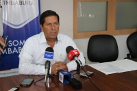 En rueda de prensa, el prefecto de Imbabura, Pablo Jurado, informa sobre su participaci&oacute;n en el Tercer Foro Mundial Mayoral 3GMF.