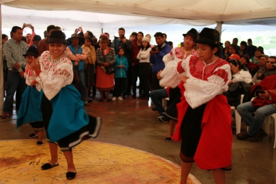 Las comunidades Zuleta y la Rinconada, ubicadas en la parte sur de Ibarra, organizaron una feria gastron&oacute;mica y artesanal durante el feriado. Se exhibieron adem&aacute;s bailes tradicionales.
