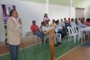 Pedro Loyo, director de Recursos H&iacute;dricos de la Prefectura de Imbabura, interviene ante los dirigentes de los agricultores para hablar sobre la importancia de gestionar el proyecto. 