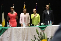 Autoridades y representantes de los gobiernos provinciales que son parte de la Mancomunidad del Norte, en el acto de posesi&oacute;n de la nueva presidenta del organismo, Luc&iacute;a Sosa.