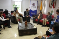 Di&aacute;logo entre los representantes de la Uni&oacute;n Europea y el prefecto de Imbabura, Pablo Jurado, para analizar iniciativas de cooperaci&oacute;n.