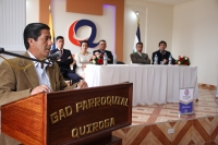 El prefecto de Imbabura, Pablo Jurado, interviene en la sesi&oacute;n conmemorativa del aniversario de creaci&oacute;n de la parroquia Quiroga.