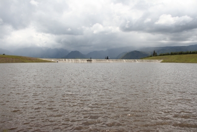 La represa de la Acequia del Pueblo fue mejorada por la Prefectura. Desde aqu&iacute; se repartir&aacute; agua de riego hacia las tierras productivas.